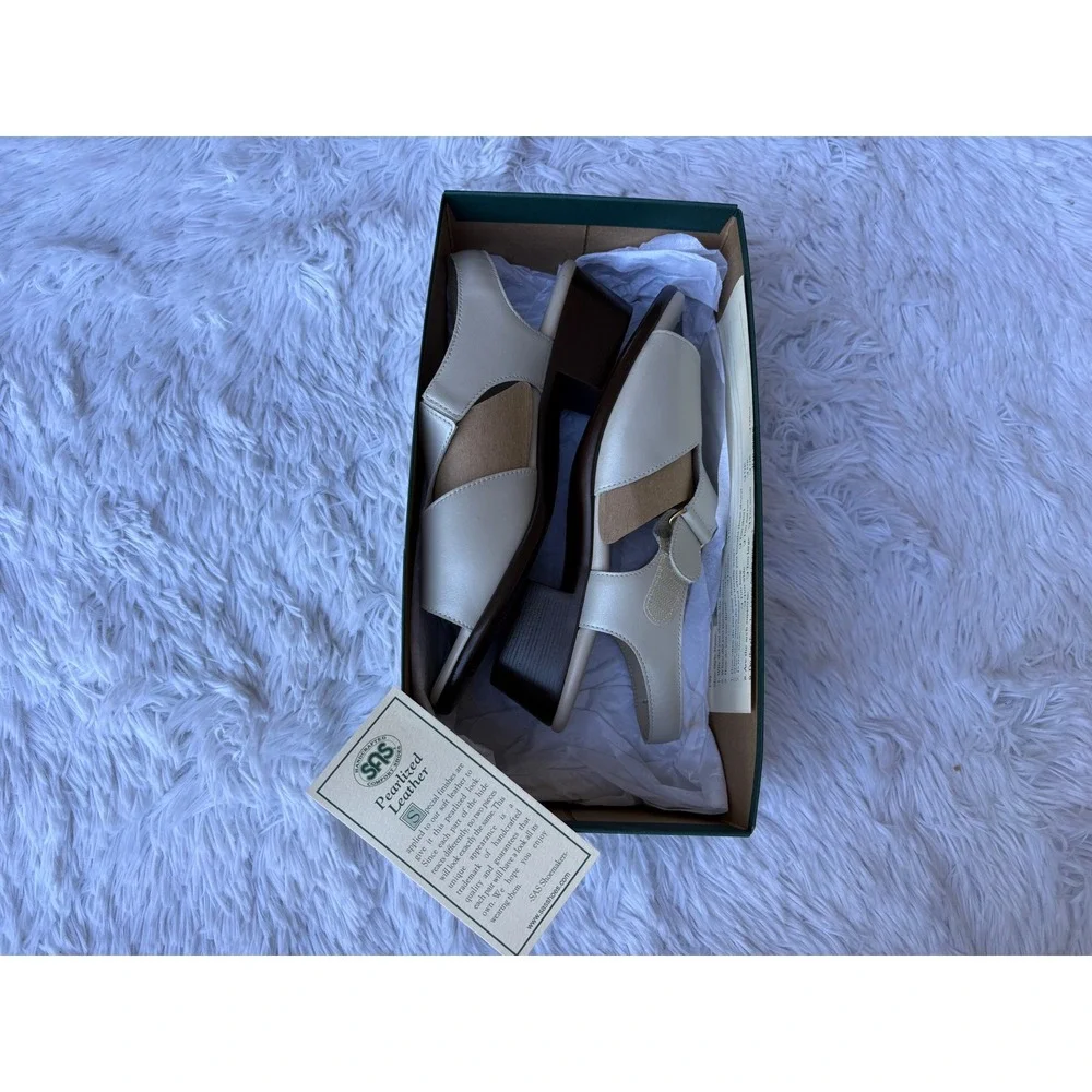 SAS Caress Bone Pearlized Leather Wedge Sandals Womens 8.5 W 0112-002